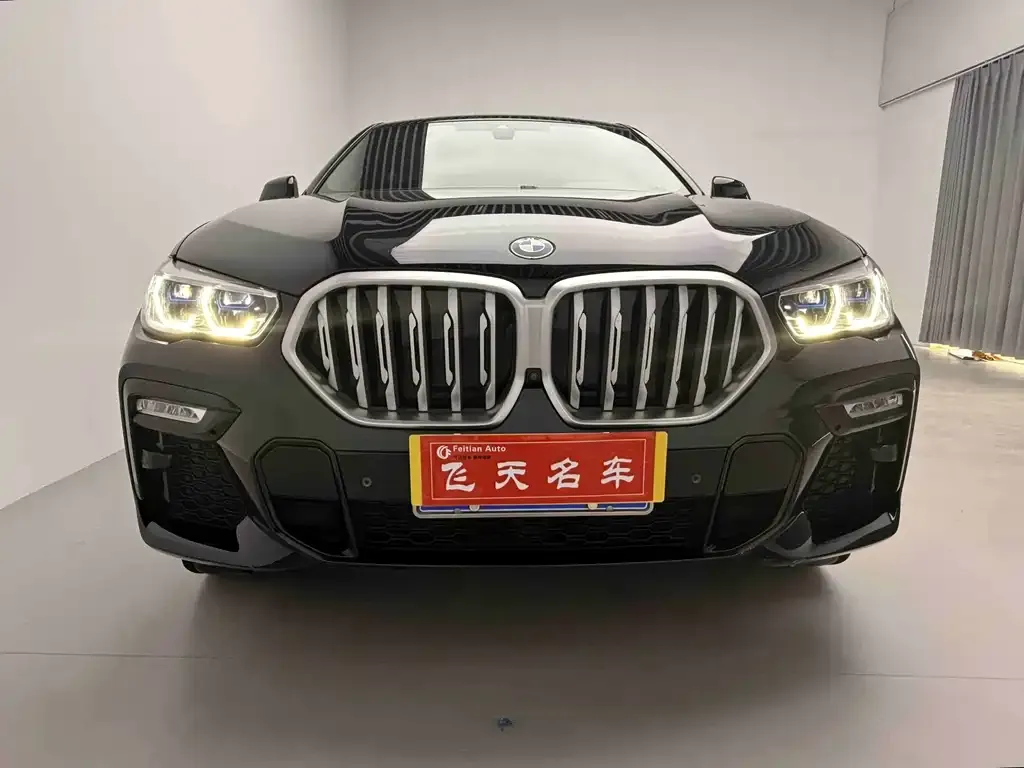 2021 BMW X6 xDrive40i M