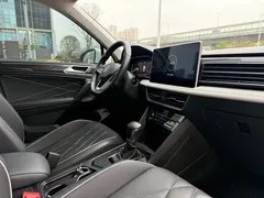 2023 Volkswagen Tiguan L 300TSI AT 2WD, белый — фото 10