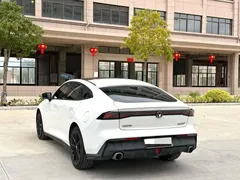 2022 Changan UNI-V 1.5T, белый — фото 9