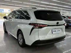 2021 Toyota Sienna 2.5L Hybrid Comfort, белый — фото 15