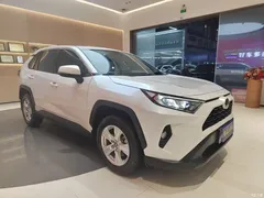 2022 Toyota RAV4 2.0L CVT 2WD Urban — фото 3