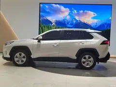 2022 Toyota RAV4 2.0L CVT 2WD Urban — фото 4