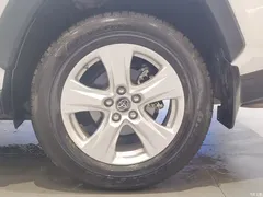 2022 Toyota RAV4 2.0L CVT 2WD Urban — фото 5