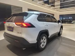 2022 Toyota RAV4 2.0L CVT 2WD Urban — фото 6