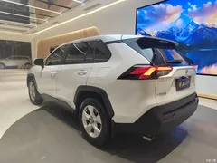 2022 Toyota RAV4 2.0L CVT 2WD Urban — фото 8