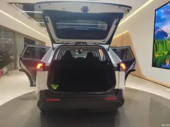 2022 Toyota RAV4 2.0L CVT 2WD Urban — фото 26