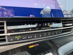 2023 Toyota Granvia 2.5L Hybrid Flagship VIP, чёрный — фото 16
