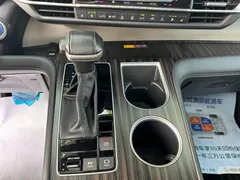 2023 Toyota Granvia 2.5L Hybrid Flagship VIP, чёрный — фото 17