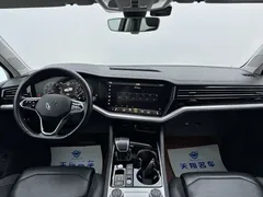 2022 Volkswagen Touareg 3.0TSI Black Sport Package, чёрный — фото 9