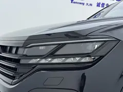 2022 Volkswagen Touareg 3.0TSI Black Sport Package, чёрный — фото 17