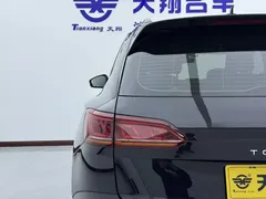 2022 Volkswagen Touareg 3.0TSI Black Sport Package, чёрный — фото 20