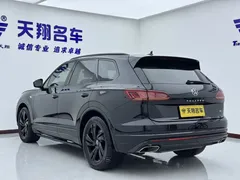2022 Volkswagen Touareg 3.0TSI Black Sport Package, чёрный — фото 23