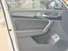 2022 Volkswagen Tayron 380TSI 4WD R-Line, белый — фото 20