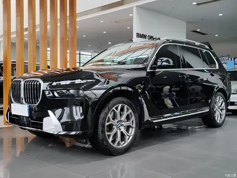 2024 BMW X7 xDrive40i Leading Luxury Package