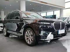 2024 BMW X7 xDrive40i Leading Luxury Package, чёрный — фото 3