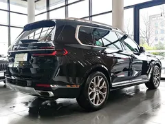 2024 BMW X7 xDrive40i Leading Luxury Package, чёрный — фото 6