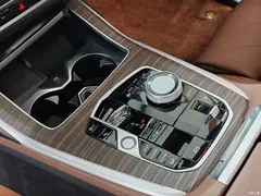 2024 BMW X7 xDrive40i Leading Luxury Package, чёрный — фото 16