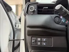 2023 Honda Vezel 1.5L CVT Pioneer, белый — фото 9