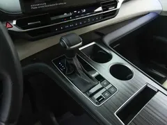 2021 Toyota Sienna 2.5L Hybrid Supreme, белый — фото 8