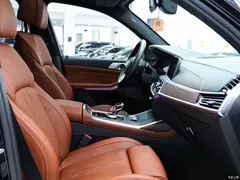 2021 BMW X7 xDrive40i Exclusive Luxury Package, чёрный — фото 13