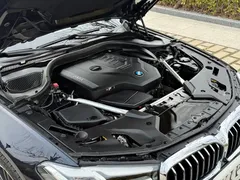 2022 BMW 5 Series 5 530Li M, чёрный — фото 28