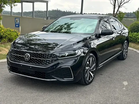 2023 Volkswagen Passat 330TSI Elite