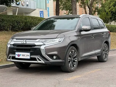 2020 Mitsubishi Outlander 2.0L 2WD Enjoy 7 seats
