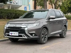 2020 Mitsubishi Outlander 2.0L 2WD Enjoy 7 seats — фото 1