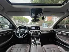 2021 BMW 5 Series 525Li Luxury Package, чёрный — фото 12