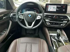 2021 BMW 5 Series 525Li Luxury Package, чёрный — фото 13