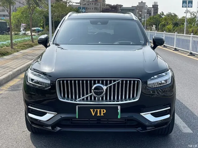 2022 Volvo XC90 T8 PHEV Premium Luxury 7-seat