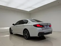2021 BMW 5 Series 5 530Li xDrive M, белый — фото 4