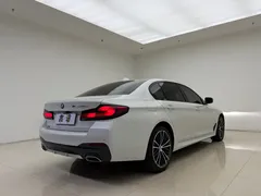 2021 BMW 5 Series 5 530Li xDrive M, белый — фото 6