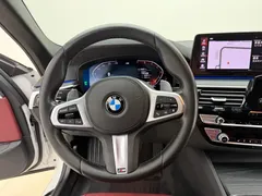 2021 BMW 5 Series 5 530Li xDrive M, белый — фото 10