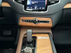 2021 Volvo XC90 B6 Luxury 7, белый — фото 15