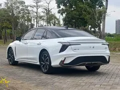 2025 Hongqi H6 2.0T, белый — фото 18