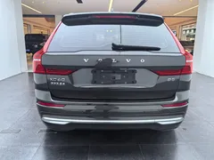2022 Volvo XC60 4WD Luxury — фото 9