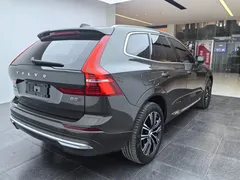 2022 Volvo XC60 4WD Luxury — фото 10