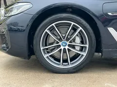 2022 BMW 5 Series 5 535Le M, чёрный — фото 7
