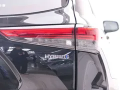 2021 Toyota Crown Kluger 2.5L HEV 4WD Premium — фото 19