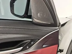 2021 BMW 5 Series 5 530Li M, белый — фото 12