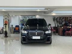 2022 BMW X5 30Li Premium M Sport Package, чёрный — фото 2
