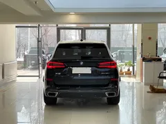 2022 BMW X5 30Li Premium M Sport Package, чёрный — фото 5