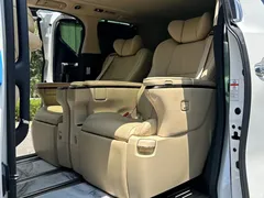2021 Toyota Alphard Hybrid 2.5L Premium, белый — фото 8