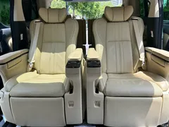2021 Toyota Alphard Hybrid 2.5L Premium, белый — фото 14