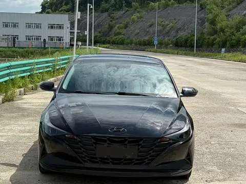 2022 Hyundai Elantra 1.5L CVT LUX