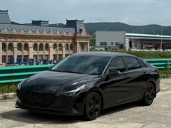 2022 Hyundai Elantra 1.5L CVT LUX, чёрный — фото 2