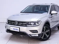 2020 Volkswagen Tiguan L 330TSI AT 2WD Panoramic Comfort National VI — фото 3