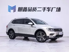 2020 Volkswagen Tiguan L 330TSI AT 2WD Panoramic Comfort National VI — фото 5