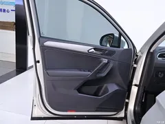 2020 Volkswagen Tiguan L 330TSI AT 2WD Panoramic Comfort National VI — фото 18